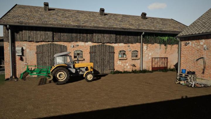 FS19 - Small Cowshed With Pasture V1